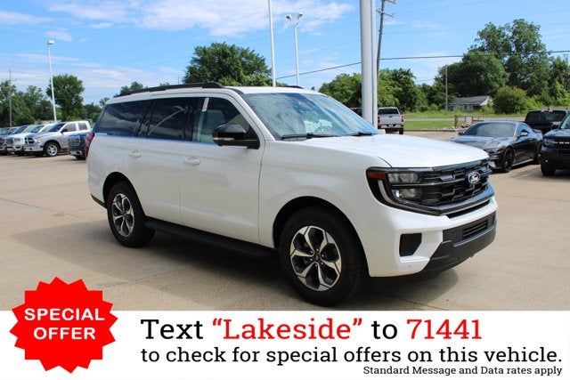 2027 Ford Expedition Active in Star White Metallic Tri-Coat — front three-quarter view